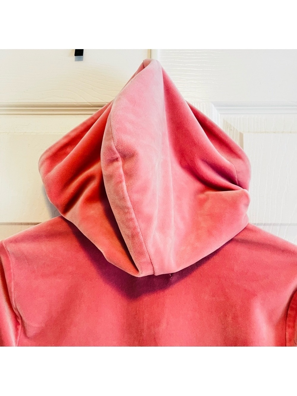 Juicy Couture Hoodie Jacket in Pink Velour Size Small Y2K - Picture 3 of 14